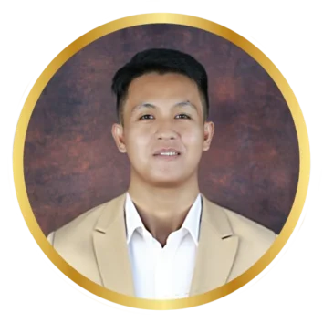 Arnel-Canoy senior photo editor
